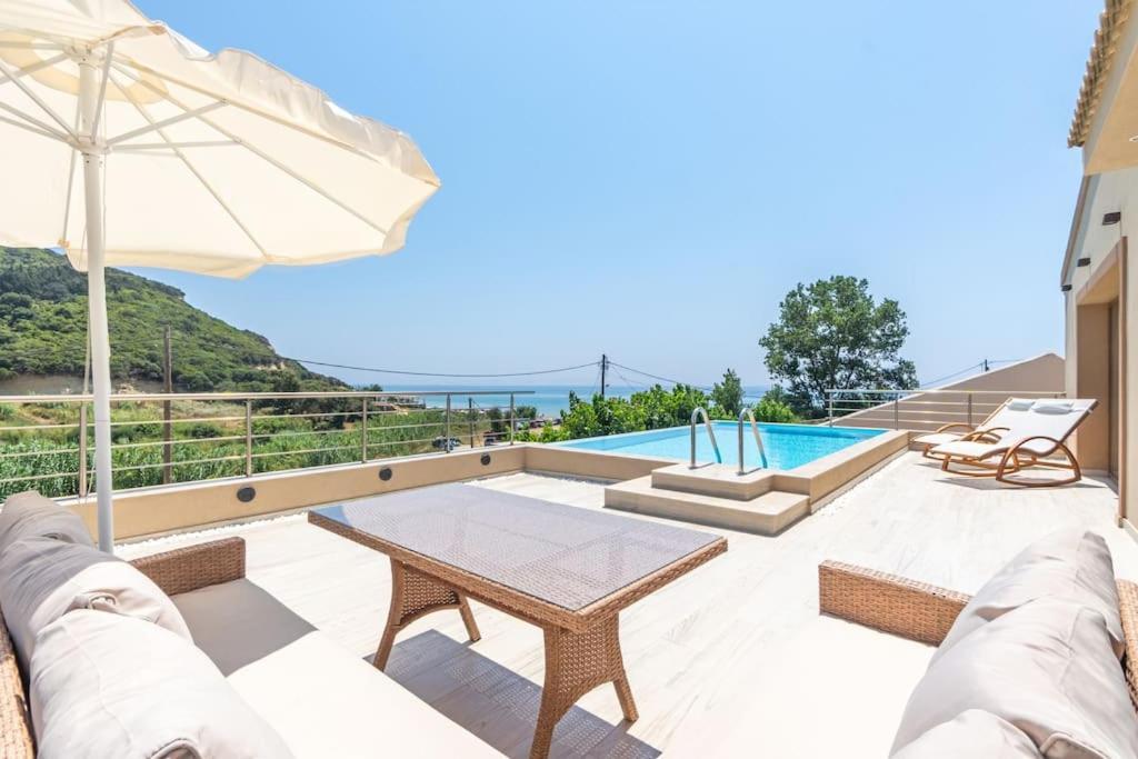 Villa Vasillis-Heated Swimming Pool With Infinity View Vitaládes Esterno foto