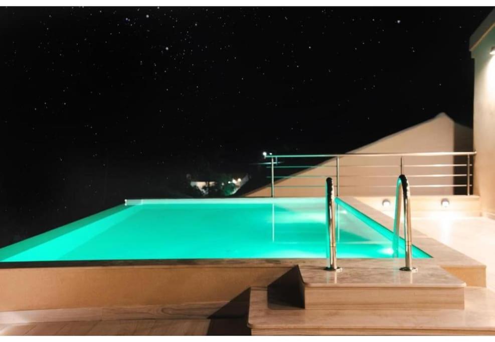 Villa Vasillis-Heated Swimming Pool With Infinity View Vitaládes Esterno foto