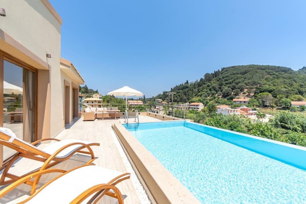 Villa Vasillis-Heated Swimming Pool With Infinity View Vitaládes Esterno foto