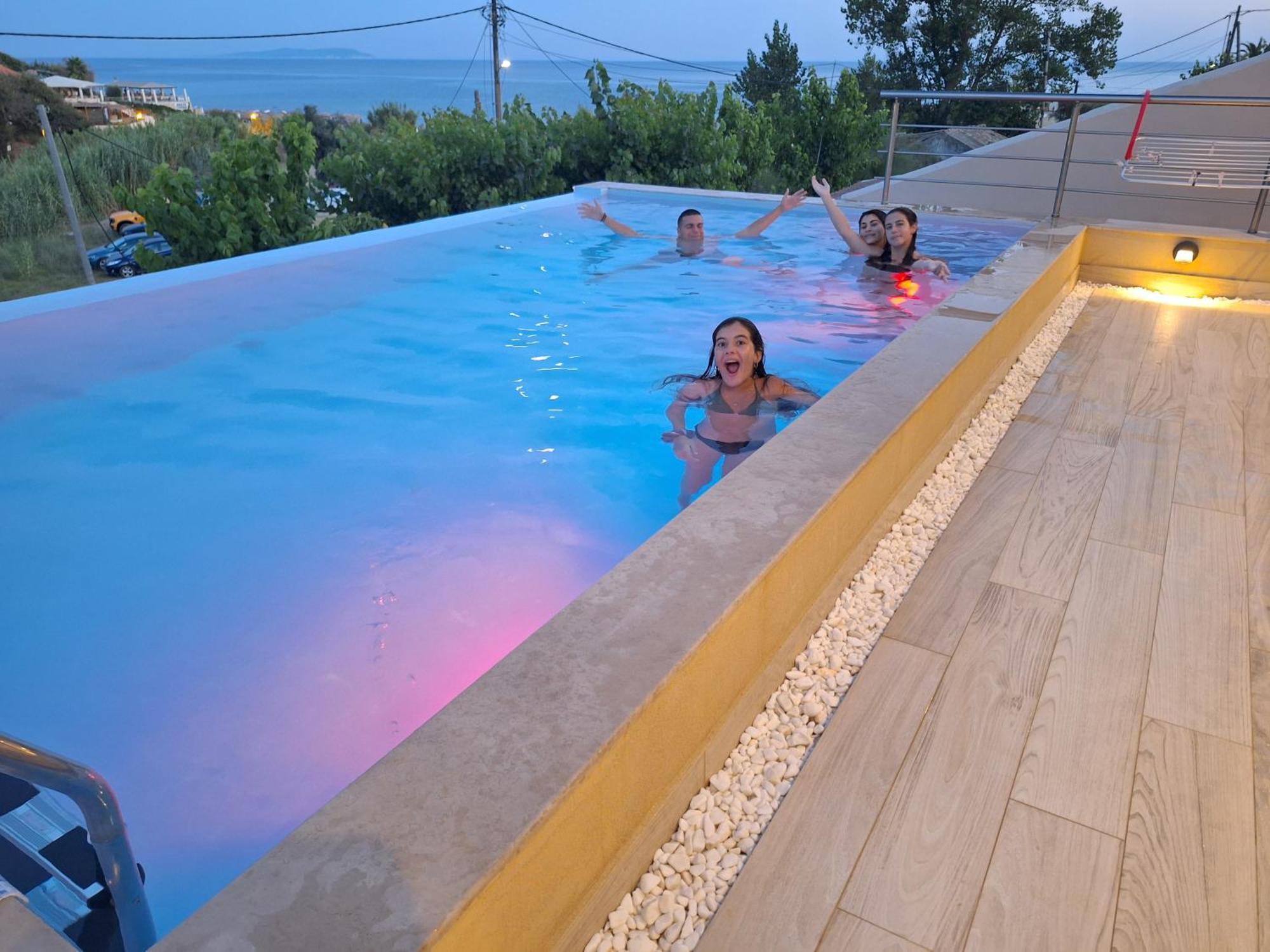 Villa Vasillis-Heated Swimming Pool With Infinity View Vitaládes Esterno foto